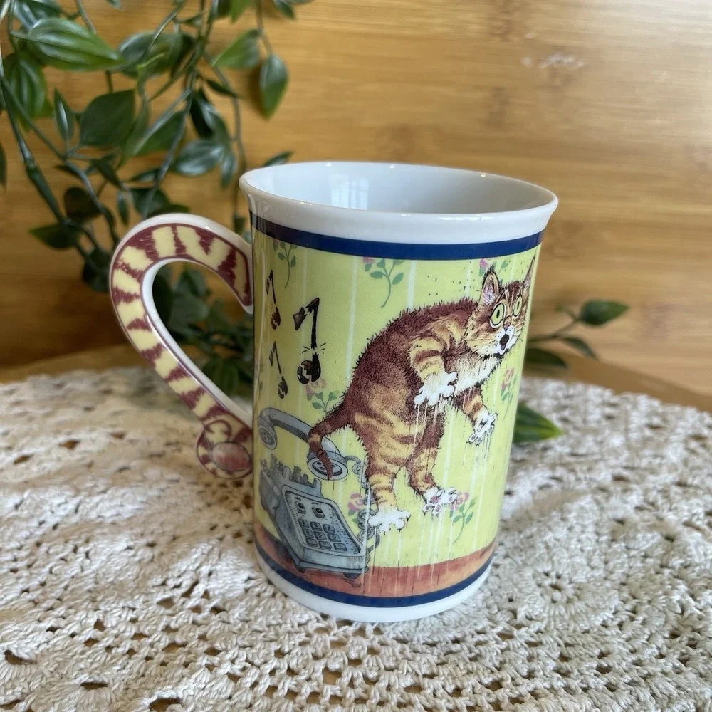 Gary Patterson Comical Cats Surprise Mug Danbury Mint Tail Handle Vintage 1993